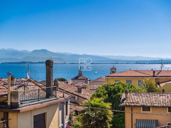 appartamento in vendita a Desenzano del Garda