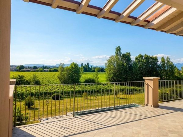 appartamento a Desenzano del Garda in zona San Martino della Battaglia