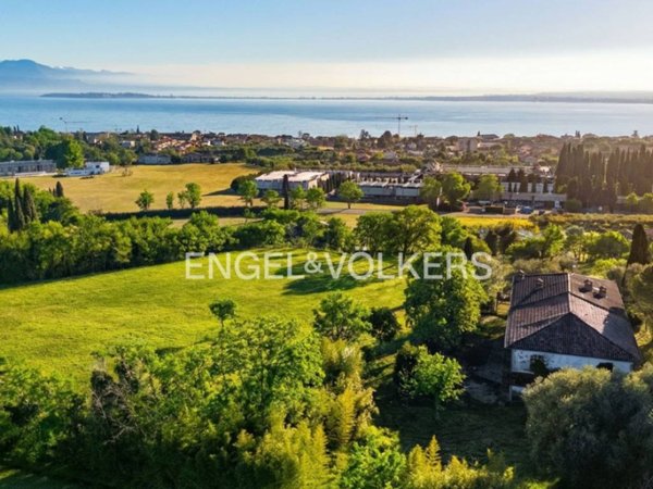 casa indipendente in vendita a Desenzano del Garda