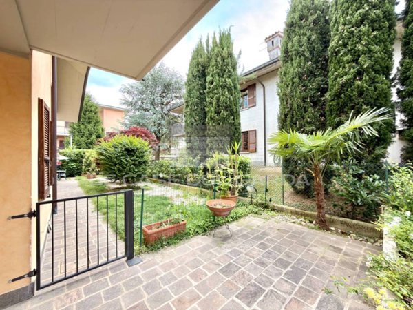 casa indipendente in vendita a Desenzano del Garda