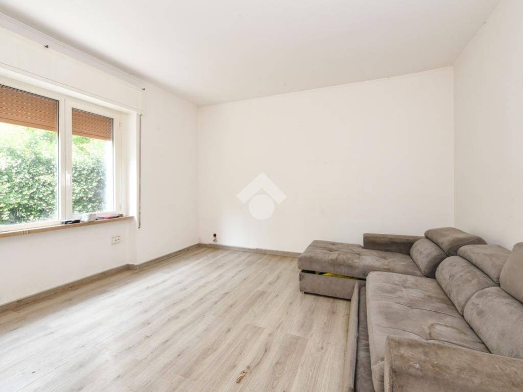 casa indipendente in vendita a Desenzano del Garda