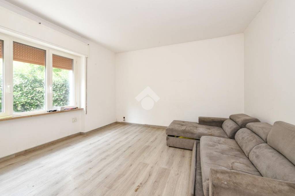 casa indipendente in vendita a Desenzano del Garda