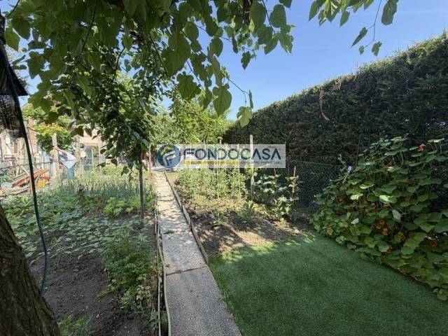appartamento in vendita a Desenzano del Garda in zona Rivoltella