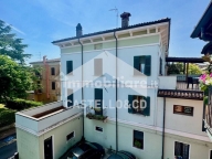 casa indipendente in vendita a Desenzano del Garda