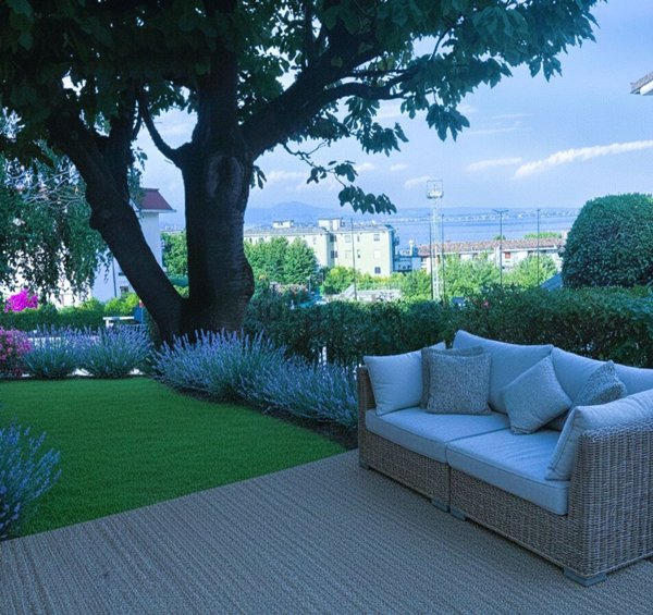 casa indipendente in vendita a Desenzano del Garda in zona Campeggio sul Vò