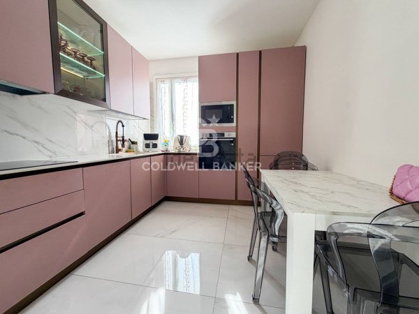 casa indipendente in vendita a Desenzano del Garda in zona Rivoltella