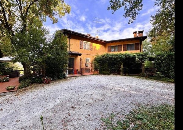 casa indipendente in vendita a Desenzano del Garda in zona Campeggio sul Vò