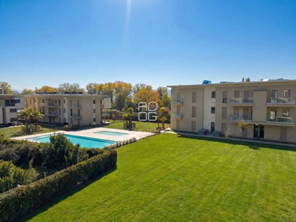 appartamento in vendita a Desenzano del Garda in zona Rivoltella
