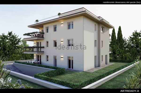 appartamento in vendita a Desenzano del Garda in zona Campeggio sul Vò