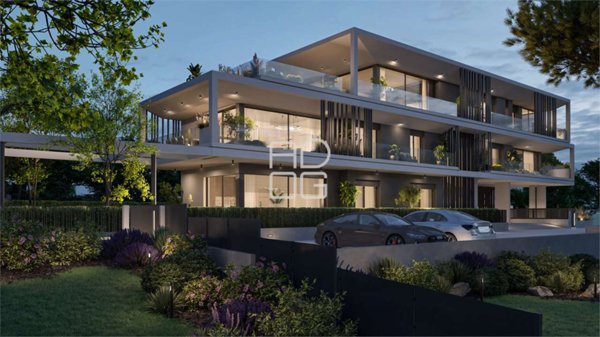 appartamento in vendita a Desenzano del Garda in zona Campeggio sul Vò