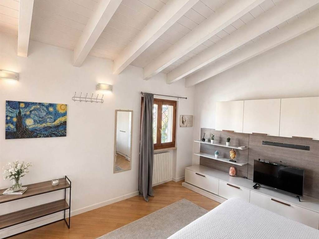 appartamento in vendita a Desenzano del Garda in zona Rivoltella
