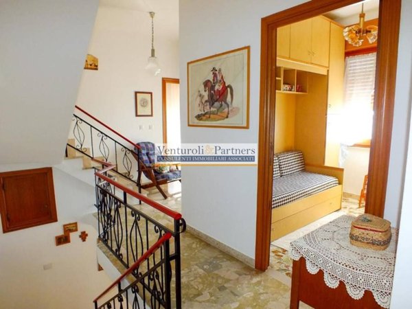 casa indipendente in vendita a Desenzano del Garda in zona Rivoltella