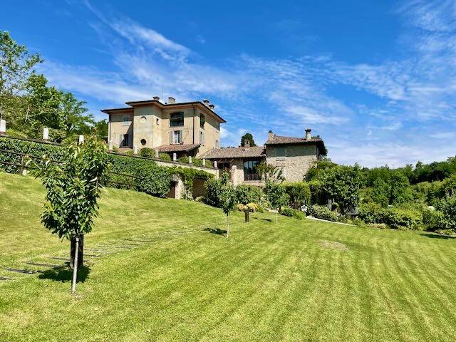 casa indipendente in vendita a Desenzano del Garda