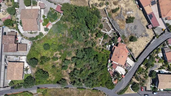 terreno edificabile in vendita a Desenzano del Garda in zona San Pietro