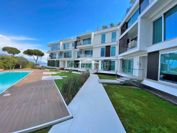 appartamento in vendita a Desenzano del Garda in zona Campeggio sul Vò
