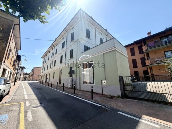 casa indipendente in vendita a Desenzano del Garda in zona Campeggio sul Vò