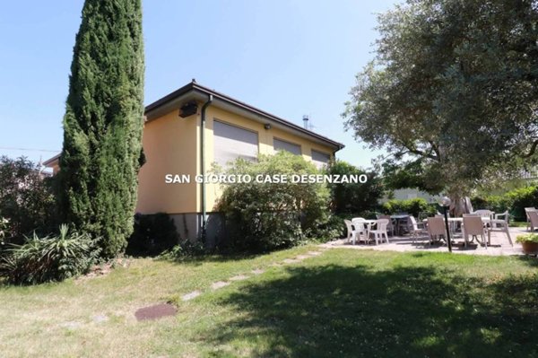 casa indipendente in vendita a Desenzano del Garda