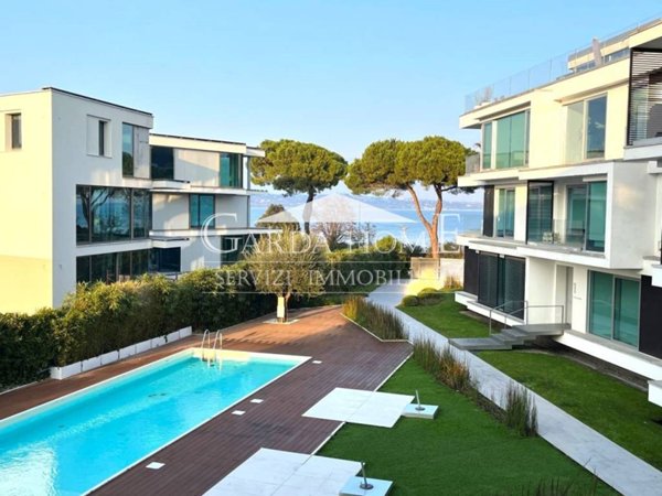 appartamento in vendita a Desenzano del Garda in zona Campeggio sul Vò