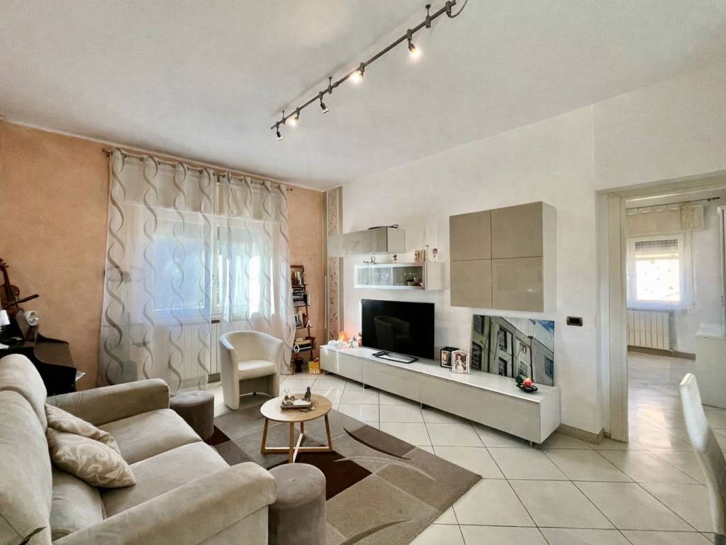 casa indipendente in vendita a Desenzano del Garda in zona San Pietro