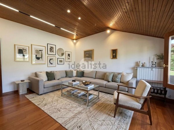 appartamento in vendita a Desenzano del Garda in zona Campeggio sul Vò