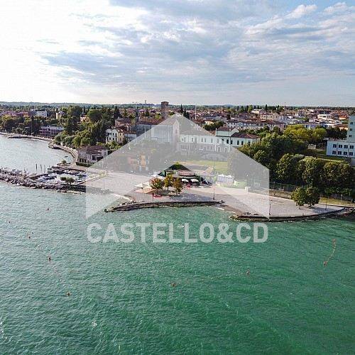 appartamento in vendita a Desenzano del Garda in zona Rivoltella