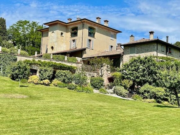 appartamento in vendita a Desenzano del Garda
