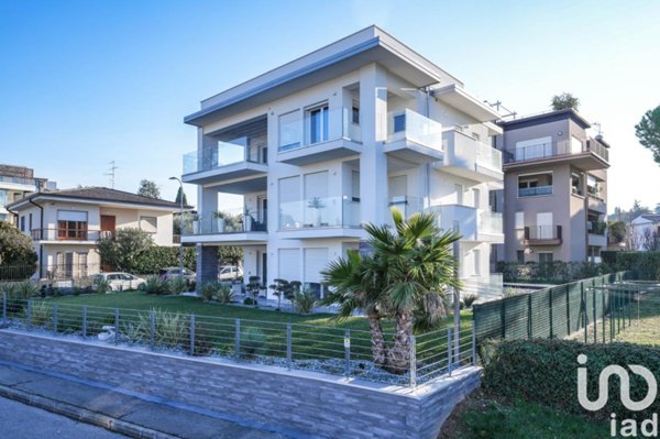 appartamento in vendita a Desenzano del Garda in zona Rivoltella