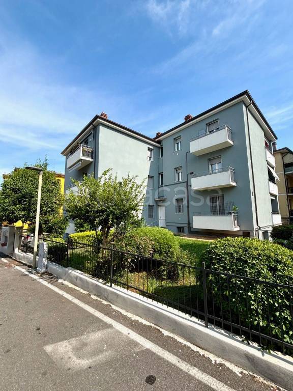 appartamento in vendita a Desenzano del Garda