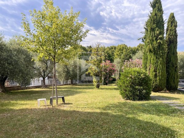 appartamento in vendita a Desenzano del Garda in zona Rivoltella