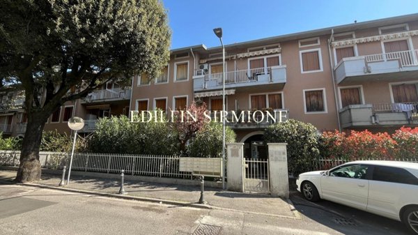 appartamento in vendita a Desenzano del Garda in zona Campeggio sul Vò