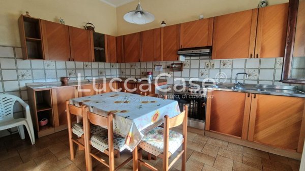 casa indipendente in vendita a Desenzano del Garda in zona San Pietro