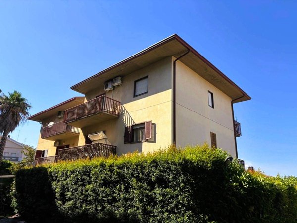 appartamento in vendita a Desenzano del Garda in zona San Pietro