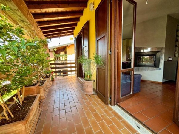 appartamento in vendita a Desenzano del Garda in zona Rivoltella
