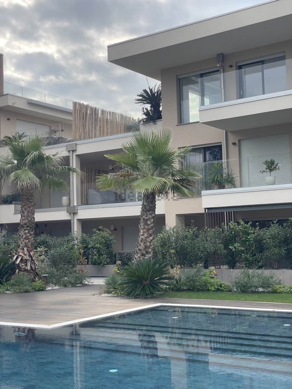 appartamento in vendita a Desenzano del Garda in zona Campeggio sul Vò
