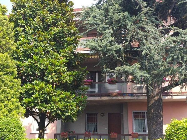 appartamento in vendita a Desenzano del Garda in zona Campeggio sul Vò