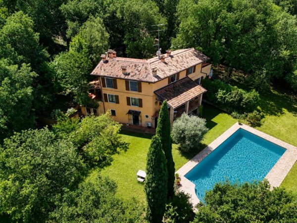 casa indipendente in vendita a Desenzano del Garda