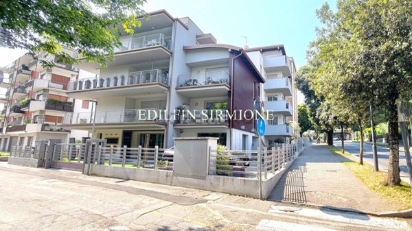 appartamento in vendita a Desenzano del Garda in zona Campeggio sul Vò