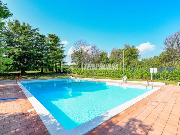 appartamento in vendita a Desenzano del Garda in zona Campeggio sul Vò