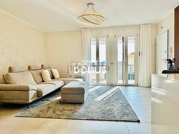 appartamento in vendita a Desenzano del Garda in zona Rivoltella