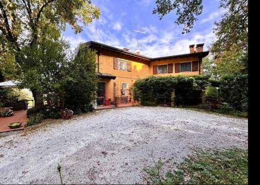 casa indipendente in vendita a Desenzano del Garda in zona Campeggio sul Vò