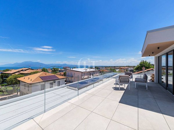 appartamento in vendita a Desenzano del Garda in zona Campeggio sul Vò