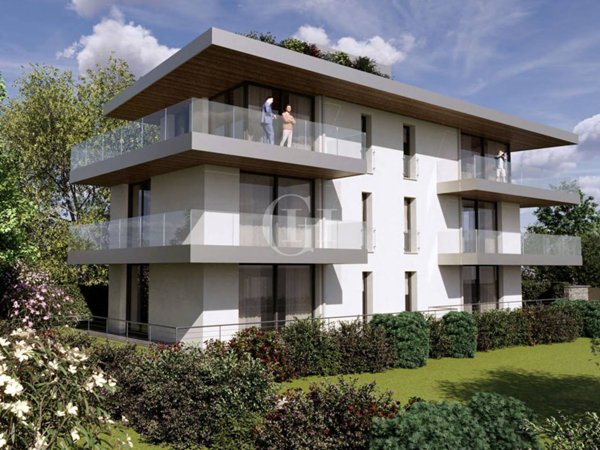 appartamento in vendita a Desenzano del Garda in zona Campeggio sul Vò
