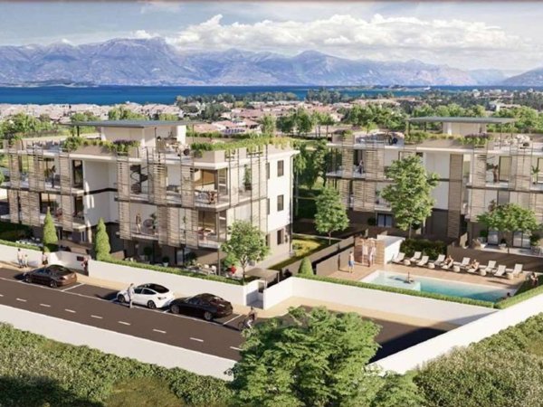 appartamento in vendita a Desenzano del Garda in zona Rivoltella