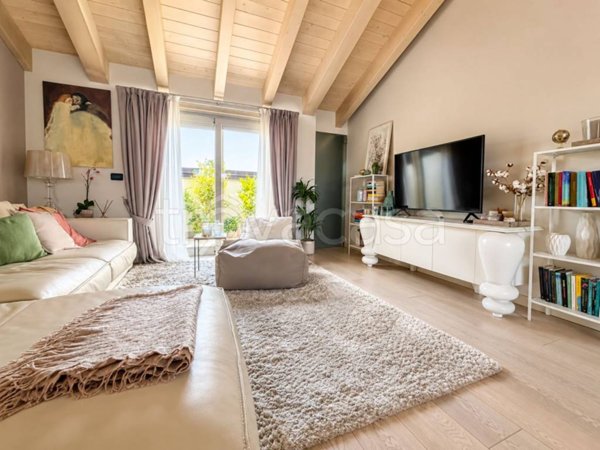 appartamento in vendita a Desenzano del Garda in zona Rivoltella