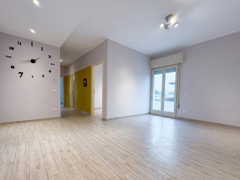 appartamento in vendita a Desenzano del Garda in zona Rivoltella