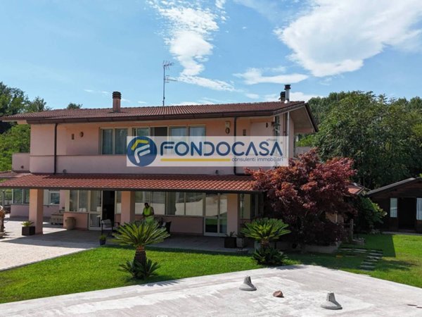 appartamento in vendita a Desenzano del Garda in zona Rivoltella