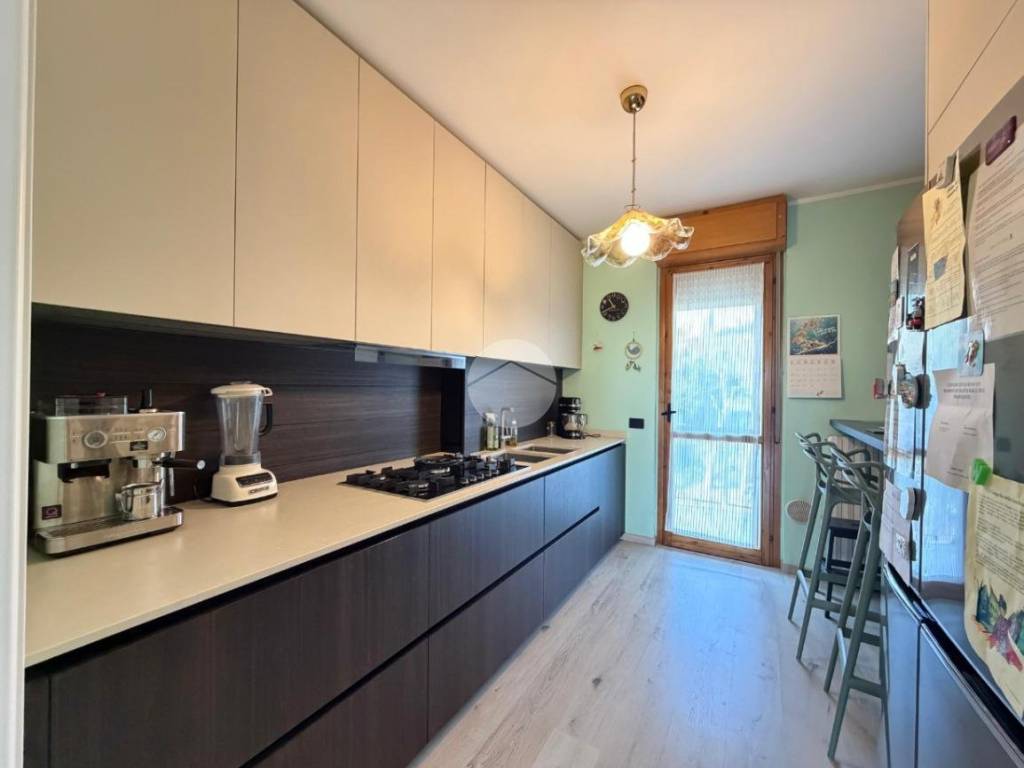 appartamento in vendita a Desenzano del Garda in zona Campeggio sul Vò