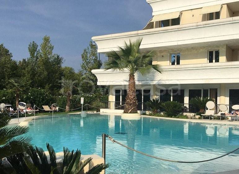 appartamento in vendita a Desenzano del Garda in zona Rivoltella
