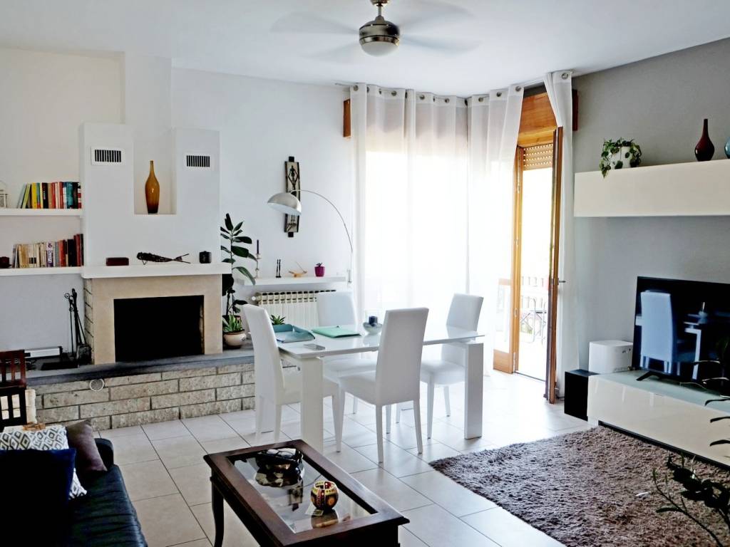 appartamento a Desenzano del Garda in zona San Martino della Battaglia