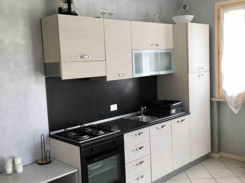 appartamento in vendita a Desenzano del Garda in zona Campeggio sul Vò